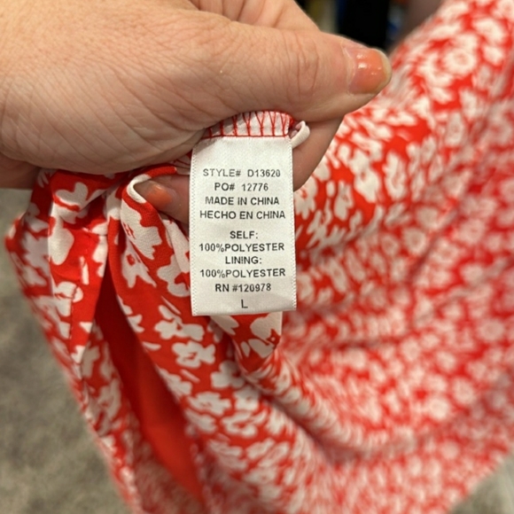 Entro Red Mini with White Flowers - Picture 6 of 6